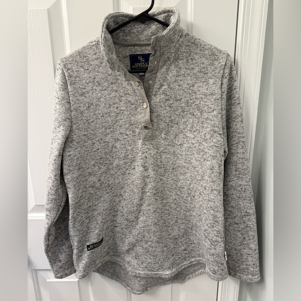 Simply Southern Women’s quarter button sweater like new M gray